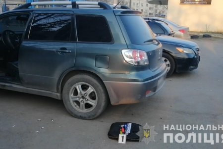 Имущество из жилья вынесли, но скрыться не успели: в Черноморске с поличным задержали банду домушников-рецидивистов (фото, видео)