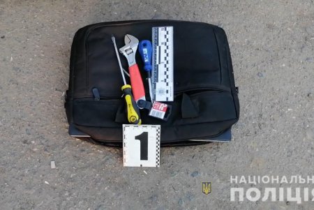 Имущество из жилья вынесли, но скрыться не успели: в Черноморске с поличным задержали банду домушников-рецидивистов (фото, видео)