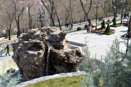 С наступлением тепла в Одессе запустили девять фонтанов (фото, видеокомментарий)