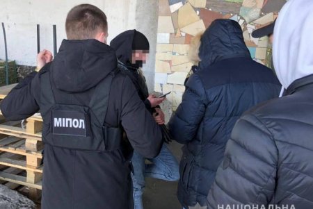 За каждого получали от 8 до 10 тыс. долл. США: перед судом предстанут организаторы нелегального канала переправки мигрантов (фото)