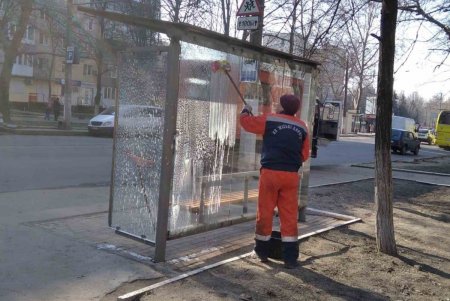 Еще почти полсотни новых остановочных комплексов установят в городе в этом году (фото)