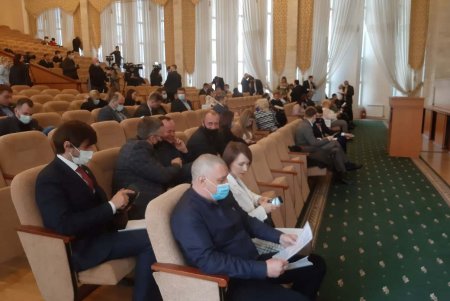 Имущественные вопросы, правки в районный бюджет и выплаты сотрудникам райгосадминистрации: в Одессе состоялась внеочередная сессия райсовета (фото)