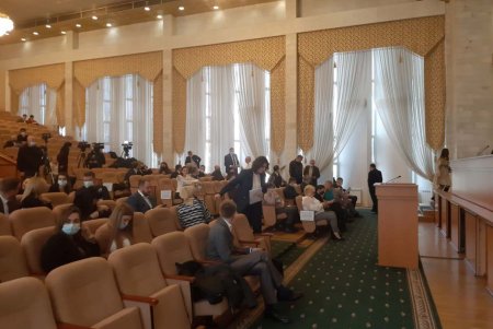 Имущественные вопросы, правки в районный бюджет и выплаты сотрудникам райгосадминистрации: в Одессе состоялась внеочередная сессия райсовета (фото)