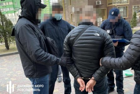 Полицейский вымогал взятку от одесситки, изготовлявшей и распространявшей порнографию (фото)