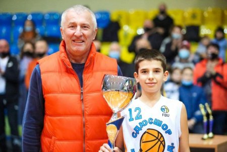 Юные одесские баскетболисты заняли второе место во Всеукраинской юношеской баскетбольной лиге (фото)