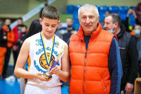 Юные одесские баскетболисты заняли второе место во Всеукраинской юношеской баскетбольной лиге (фото)