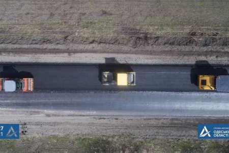 Асфальтирование дорог в нынешнем сезоне начато с участка трассы, который ведет в райцентр Тарутино (фото)