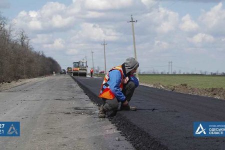 Асфальтирование дорог в нынешнем сезоне начато с участка трассы, который ведет в райцентр Тарутино (фото)