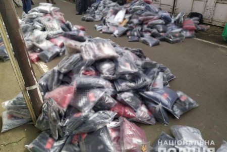 В Одессе и пригороде разоблачили подпольные цеха по производству «брендовой» одежды (фото, видео)