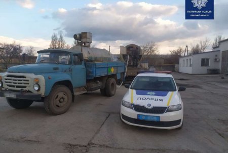 Одесские патрульные помогли оперативно доставить кислород для больных COVID-19 в медучреждение (фото) 