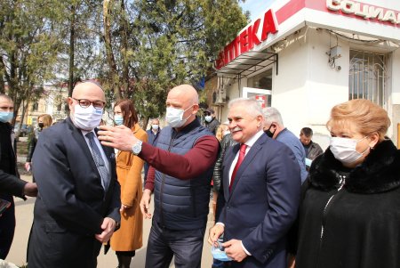 Открытие исторических часов над входом в приемное отделение Еврейской больницы (фоторепортаж)