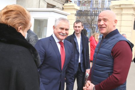Открытие исторических часов над входом в приемное отделение Еврейской больницы (фоторепортаж)