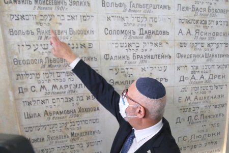 Открытие исторических часов над входом в приемное отделение Еврейской больницы (фоторепортаж)