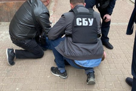Чиновник государственной фискальной службы в Одесской области ежемесячно вымогал деньги у предпринимателей (фото)