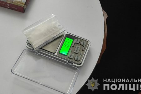 Знакомились с клиентами в клубах и предлагали «погрузиться в другую реальность»: в Одессе разоблачена банда наркоторговцев, состоящая из девушек модельной внешности (фото, видео)