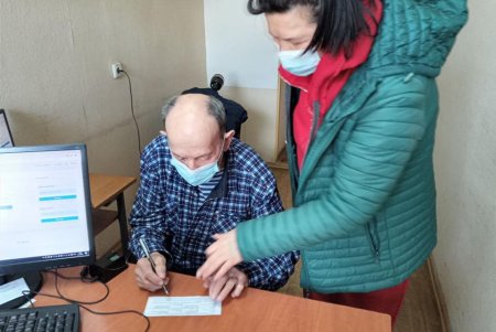 85-летний житель Одесской области получил украинское гражданство и свой первый паспорт