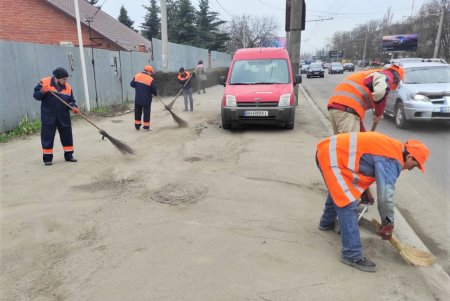 За неделю специалисты коммунальных служб провели масштабную уборку и ремонтные работы в Киевском и Малиновском районах