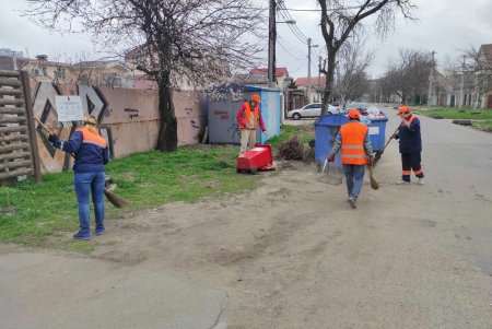 За неделю специалисты коммунальных служб провели масштабную уборку и ремонтные работы в Киевском и Малиновском районах