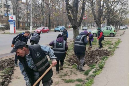За неделю специалисты коммунальных служб провели масштабную уборку и ремонтные работы в Киевском и Малиновском районах