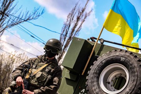 В центре города одесситы увидели бронетехнику и вооруженных силовиков: в Одессе стартовали масштабные учения (фото)