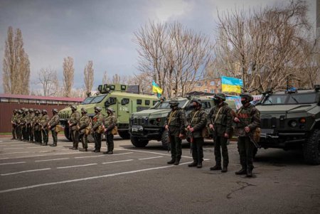 В центре города одесситы увидели бронетехнику и вооруженных силовиков: в Одессе стартовали масштабные учения (фото)