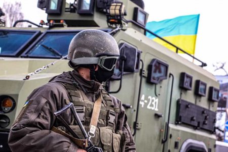 В центре города одесситы увидели бронетехнику и вооруженных силовиков: в Одессе стартовали масштабные учения (фото)