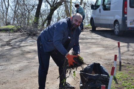 Итоги масштабного субботника в Одессе: десятки тонн мусора вывезли с зеленых зон города (фото)