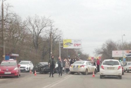 Под Одессой столкнулись пять автомобилей (фото, обновлено)