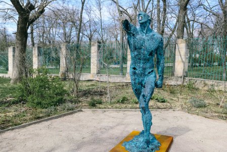 Классические купидоны и абстракция из стульев: к 85-летию Зеленого театра на его территории отрылся музей (фото)