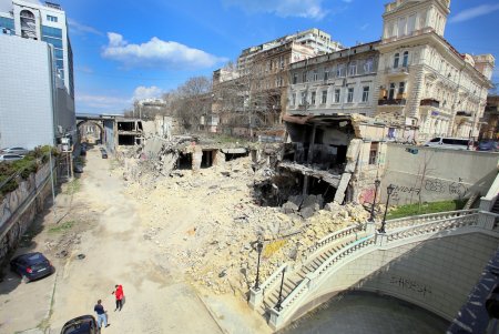 Ход капитального ремонта Деволановского спуска (фоторепортаж)