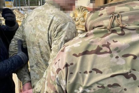 Пограничник вступил в сговор с контрабандистами, за взятки помогая переправлять товары без таможенного контроля