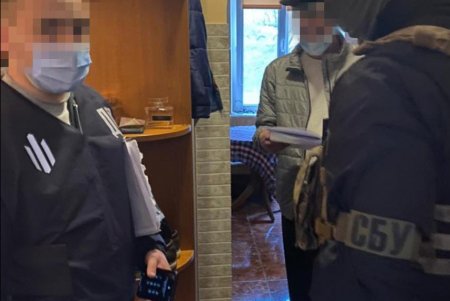 Пограничник вступил в сговор с контрабандистами, за взятки помогая переправлять товары без таможенного контроля