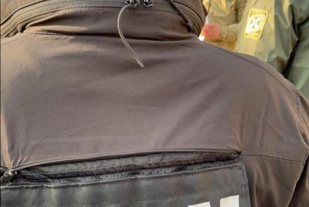 Пограничник вступил в сговор с контрабандистами, за взятки помогая переправлять товары без таможенного контроля
