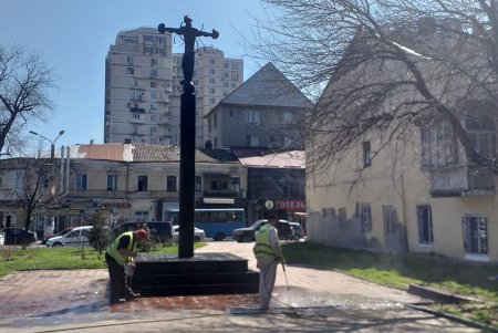 Накануне годовщины Чернобыльской катастрофы в городе ремонтируют, моют и убирают памятные места
