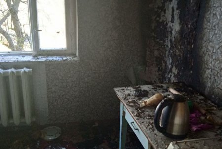 Под Одессой горела квартира: спасатели эвакуировали почти 20 человек