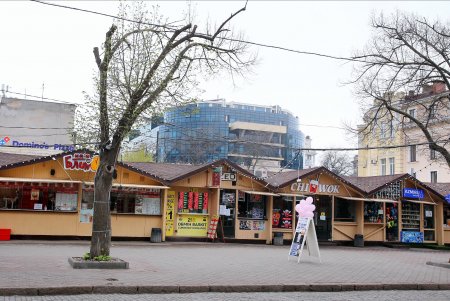 Ярмарку, организованную на Дерибасовской с 2013 года, демонтируют (фоторепортаж)