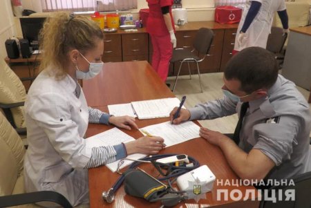 В Одессе и области правоохранители проходят вакцинацию от COVID-19 (фото, видео) 