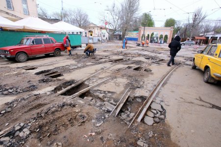 В районе «Привоза» начался капремонт улицы Преображенской (фоторепортаж)