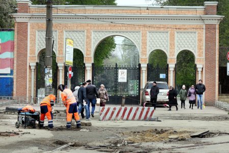В районе «Привоза» начался капремонт улицы Преображенской (фоторепортаж)
