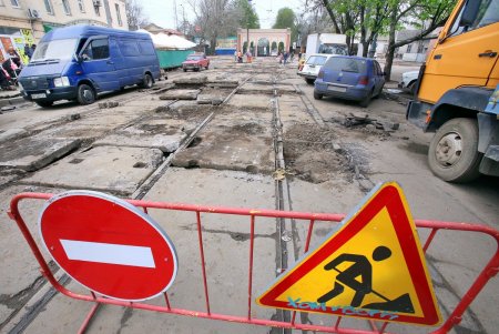 В районе «Привоза» начался капремонт улицы Преображенской (фоторепортаж)