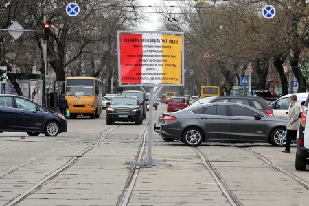 В районе «Привоза» начался капремонт улицы Преображенской (фоторепортаж)