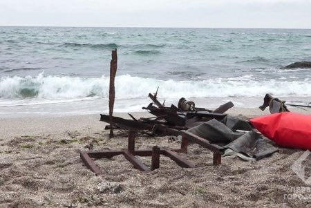 Водолазы проверили пляжи перед началом курортного сезона (фото)