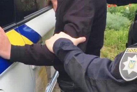 Под Одессой правоохранители задержали семерых членов преступной группировки (фото, видео)