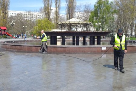 Второй акт вандализма за неделю: на этот раз неизвестные повредили фонтан на поселке Котовского (фото)