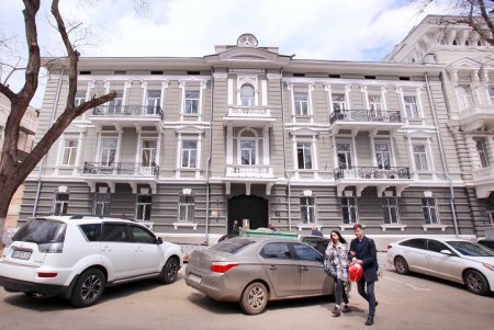 В историческом центре ремонтируют фасады (фоторепортаж)