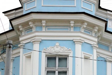 В историческом центре ремонтируют фасады (фоторепортаж)