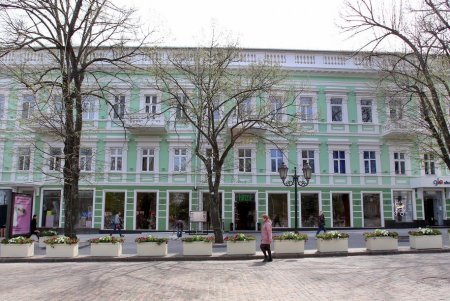 В историческом центре ремонтируют фасады (фоторепортаж)