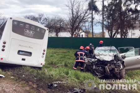 На Прикарпатье два одессита погибли в ДТП при лобовом столкновении с рейсовым автобусом (фото, видео)
