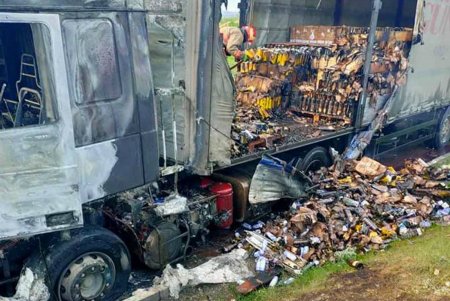 В Великодолинском сгорел большегруз с вином (фото) 