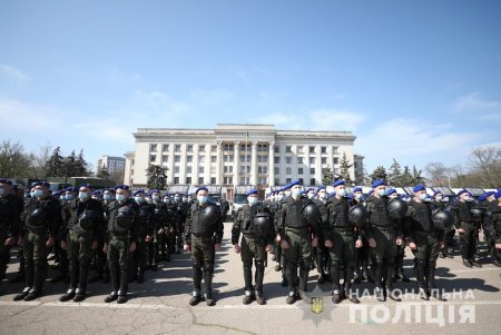 На Куликовом поле провели инструктаж для правоохранителей, обеспечивающих безопасность в городе 1 и 2 мая (фото)